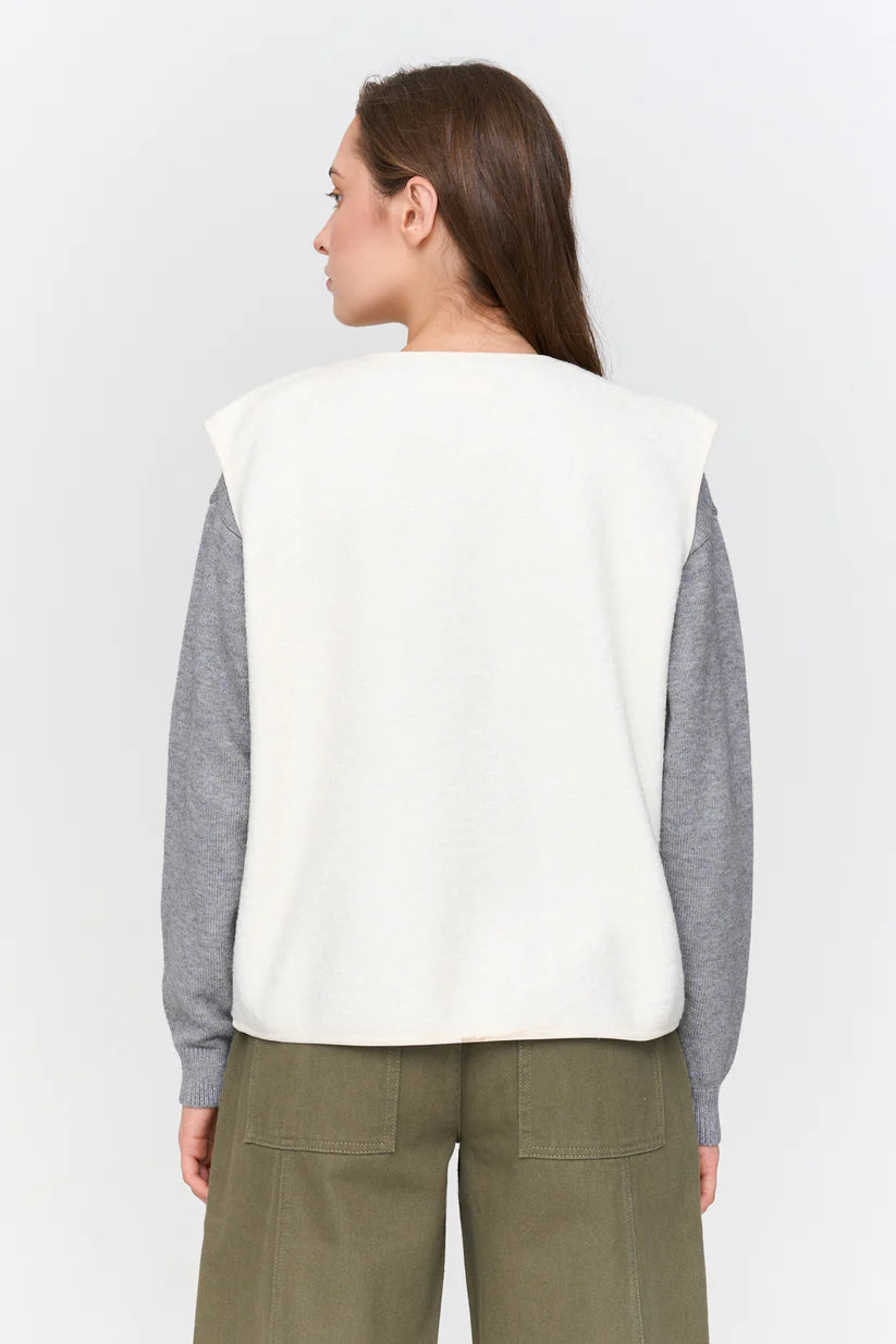 24 Colours Vest