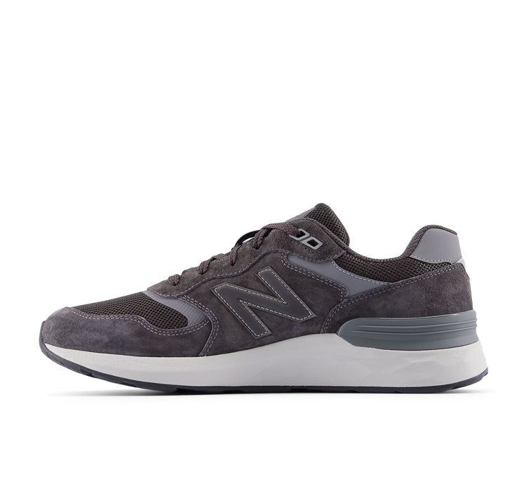 New Balance 880