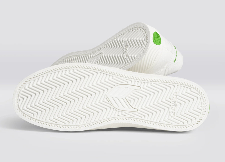 Cariuma Naioca Off-White Sneaker